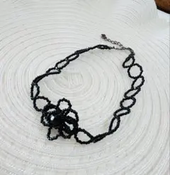 ビーズ製ブラックチョーカー 花モチーフ