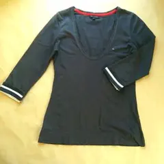 【値下げ】トミー・ヒルフィガー　レディースTシャツ　TOMMY HILFIGER