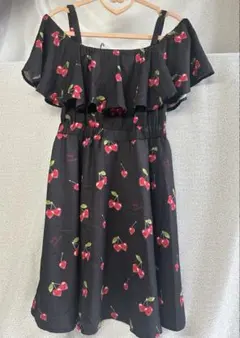 Honey Cinnamon ハニーシナモン　チェリー柄ワンピース　レディース服のサムネイル