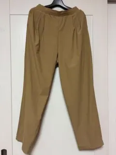 UNIQLOナイロンウルトラストレッチテーパードパンツ
