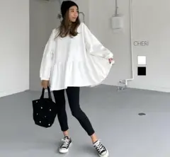 CHERI since1985 裾フリルオーバーサイズロングT
