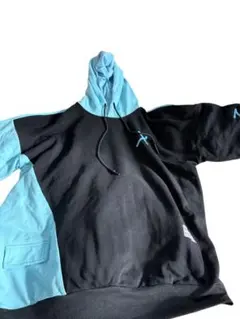 フード付き七分袖カットソー 黒と水色 アニメキャラクターとのコラボ