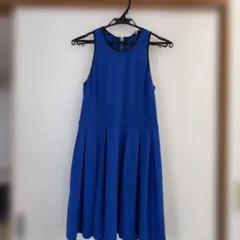 JUICY COUTUREブルーノースリーブフレアワンピースのサムネイル