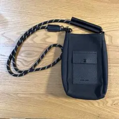 24時間以内発送！niko and ... スマホ ショルダーバッグ ブラック