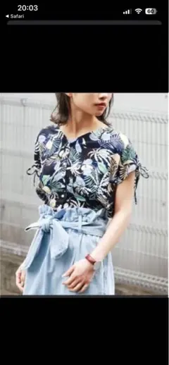 alicia PAGEBOY ボタニカル柄 半袖トップスのサムネイル