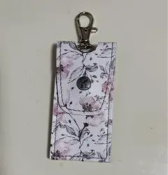 ヤングリビングギア・エッセンシャルオイルロールオン用キーホルダー