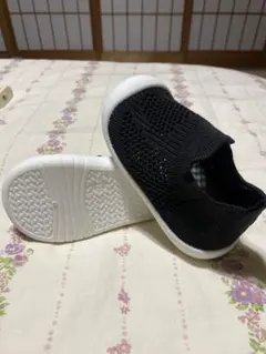 黒のニットスリッポンシューズ