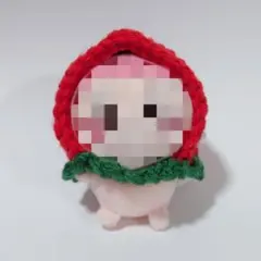 ちいかわ　おすわりぬいぐるみ用　いちご帽子　編み物　ハンドメイド