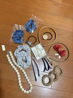 ヘアアクセサリー 複数点と大粒のパール調ネックレス1個コメントなしでのご購入希望