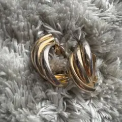 ゴールド 波状デザイン クリップ式イヤリング