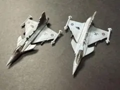 チョコエッグ世界の戦闘機第1弾18サーブJAS39グリペン2機のサムネイル