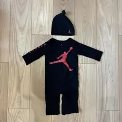 Jordan ブラックロンパース 6M 帽子付きのサムネイル