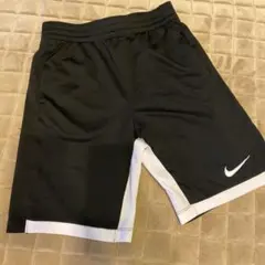Nike DRI-FIT ブラックハーフパンツ キッズＬサイズ150サイズ