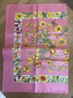 タイシルク ￼花柄デザイン 大判スカーフ ￼高級 手かがり品 2025年