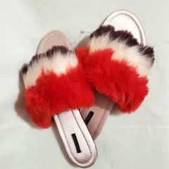 【新品未使用】ヴィクトリアシークレット☆ファーサンダル☆ルームシューズ☆レッドのサムネイル