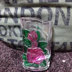 薔薇模様の一輪挿し、なかなか無いです。お見逃し無くです。のサムネイル