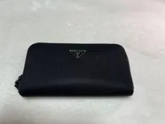 PRADA 長財布