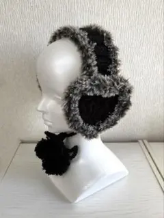 ふわふわハート型イヤーマフ ブラック ハンドメイド 黒 防寒 冬 ファー 耳あて