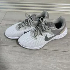NIKE スニーカー　24.5センチ
