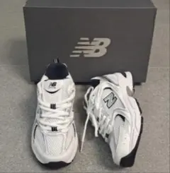 New Balance MR530SG ホワイト/ネイビー 27.5CM