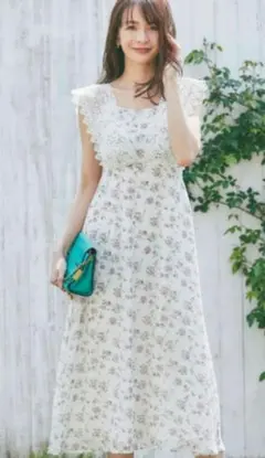 レース装飾フラワープリントキャミワンピース　アイボリー