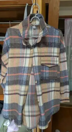 チェックシャツ