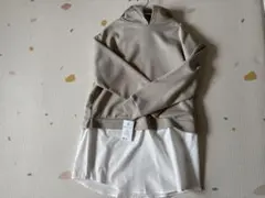 新品　フード付きパーカー（授乳口あり）