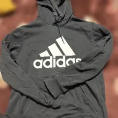 adidas グレー フード付きパーカー