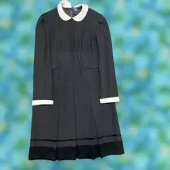 グレーの長袖ワンピース