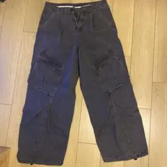 ダークグレー カーゴパンツ ワイドシルエット