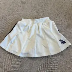 LAロゴ ホワイトプリーツスカート　バースデイ
