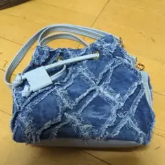 新品　未使用　ブルーデニム フリンジショルダーバッグ　18センチ　底面13