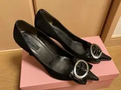 ブラックポインテッドトゥパンプス