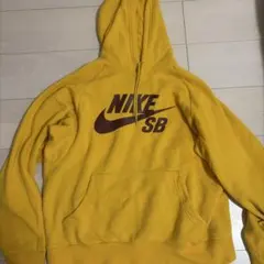 Nike SB イエロー フード付きパーカー