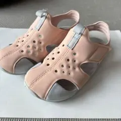 水陸両用Nikeサンダル　サンレイプロテクト　穴あきデザイン