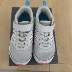 ニューバランスキッズランニングシューズ 18.0 美品