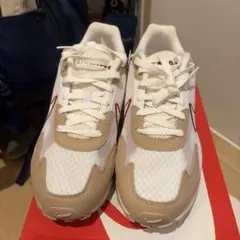 Nike Air ホワイト/ベージュ スニーカー　エアマックス　SOLO