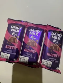 DAILY MILK キャドバリー　bubbly aerated milkのサムネイル