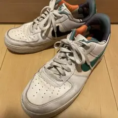 ナイキ エアフォース1 ロー 07 LV8 EMB アシンメトリースウォッシュ