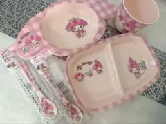 人気コラボ商品【マイメロディ】メラミン食器 5点セットのサムネイル