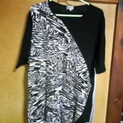 アシンメトリック柄カジュアルTシャツ首筋がスッキリと見えるおしゃれな感じ★