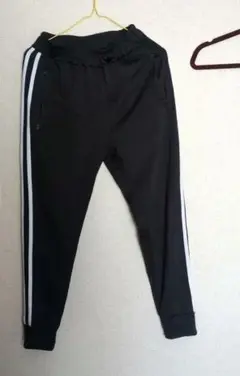 ブラックジャージパンツ サイドストライプ