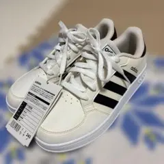 新品 スニーカー