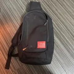 マンハッタンポーテージ　ブラック スリングバッグ 2ポケット