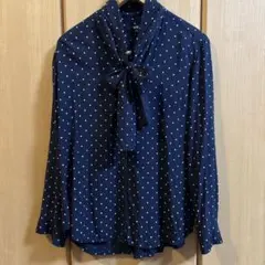 ユニクロ　UNIQLO ネイビー ドット柄 リボン付きシャツ