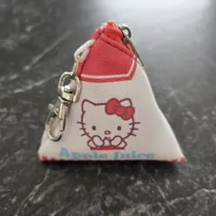 サンリオ　ミニポーチ　ハローキティ　ナスカン付き　テトラポーチ