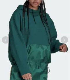 マリメッコ フラワージャカードパネル クロップドパーカー アディダスオリジナルス