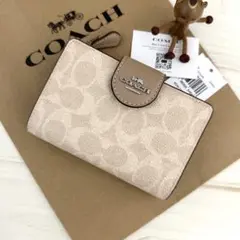 新品未使用 ✨ COACH コーチ キスロック ミディアム 折り財布 ベージュ 