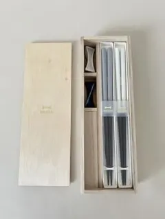 BRUNO 箸 箸置きセット 木箱入り　新品未使用　グレー×ホワイトのサムネイル