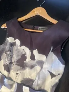 グレースコンチネンタル　花柄ノースリーブひざ丈ワンピース